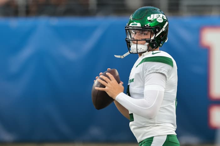 Jets QB Zach Wilson warming up for preseason game